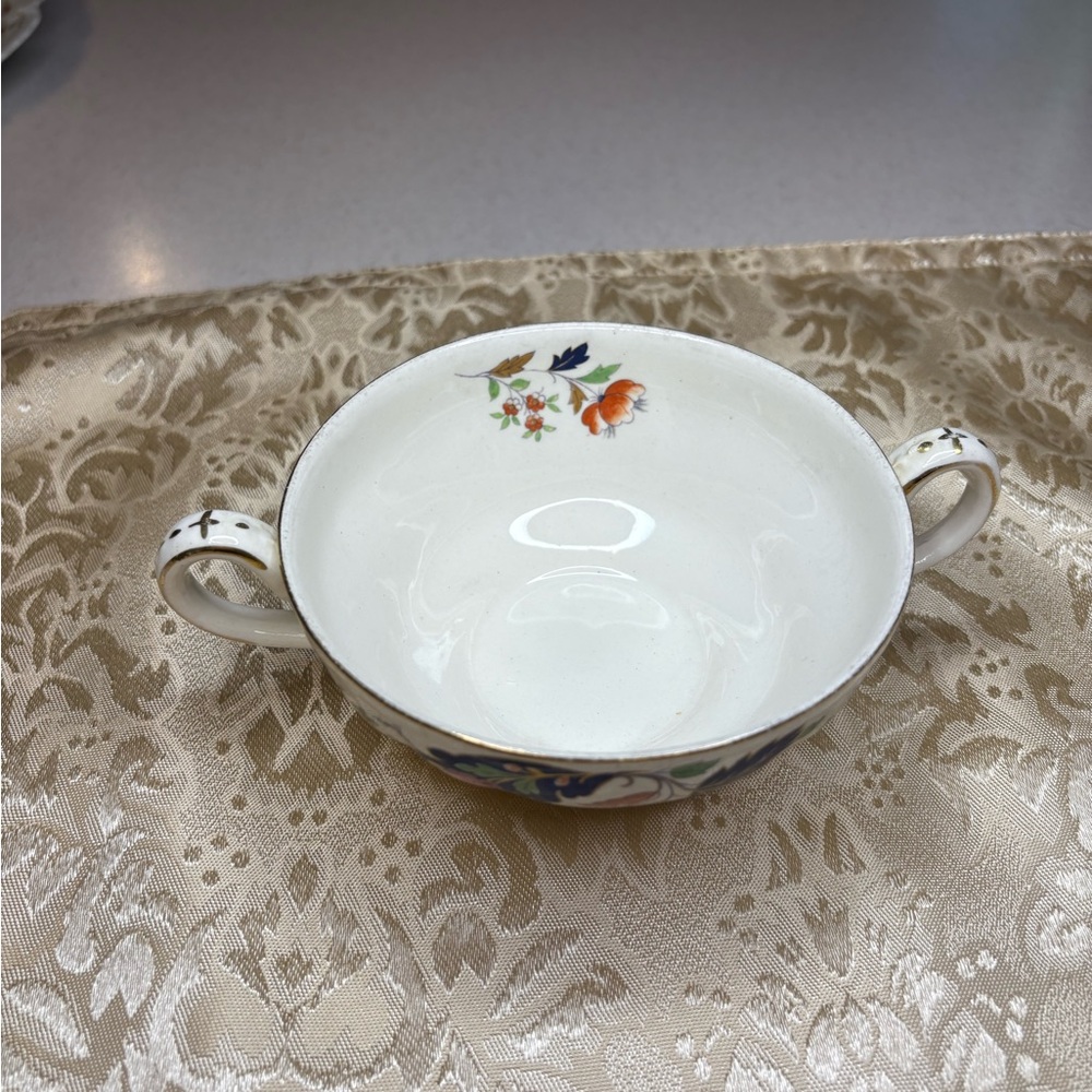 Vintage Two-Handled bowl - Picture 1 of 7